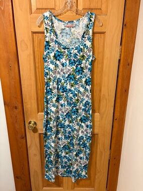 🌹5 for $25🌹 Emme Jordan Sleeveless Racerback Blue & Green Floral Maxi Dress